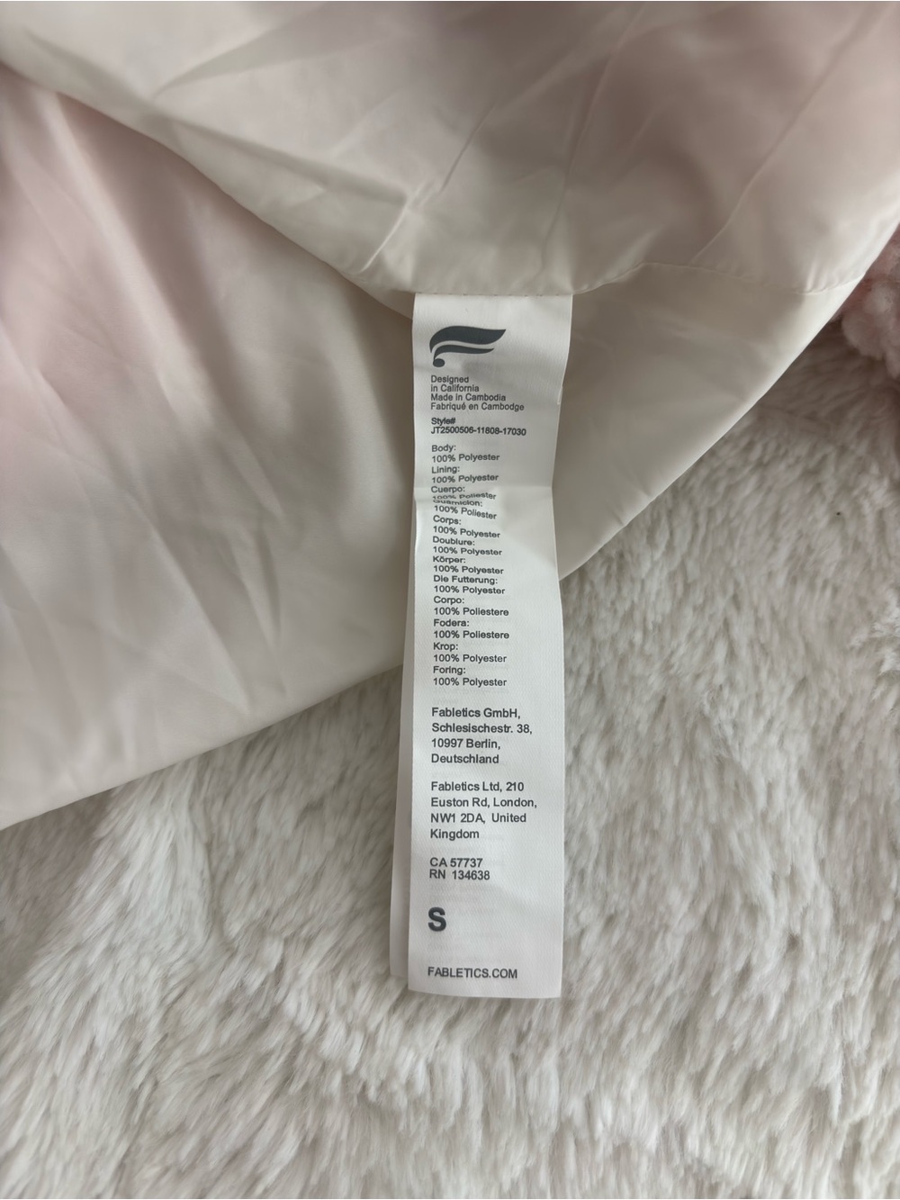 Fabletics Tahoe Teddy Jacket in Champagne Blush Buffalo Check Size Small NEW - Picture 10 of 13